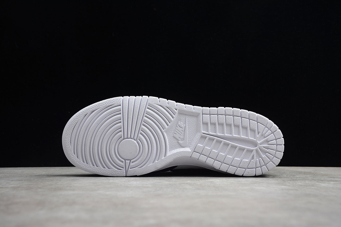 Nike Dunk High CU7544-001