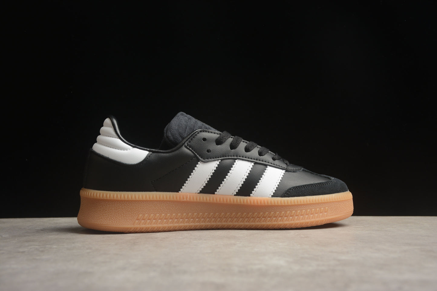 Adidas State Series AK IE1379