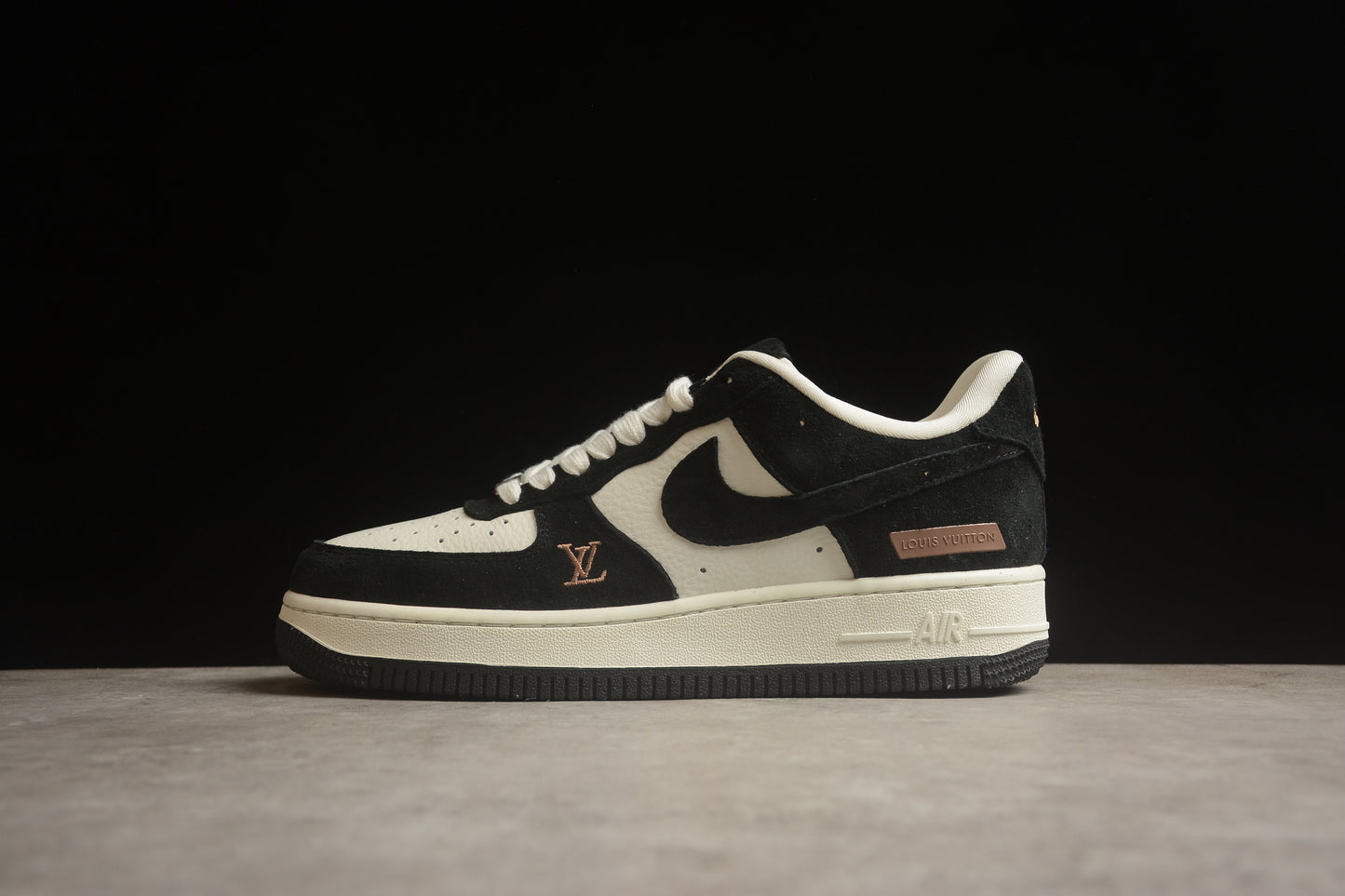 Nike Air Force 1 HD1968-010