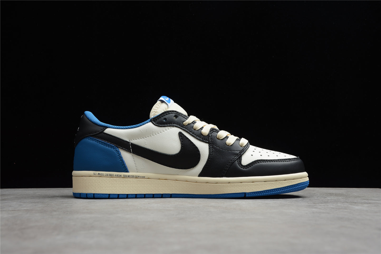 Nike Air Jordan 1 Low CQ3227-105