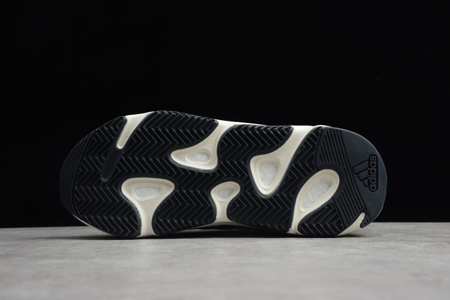 Adidas YEEZY Boost 700 B75571