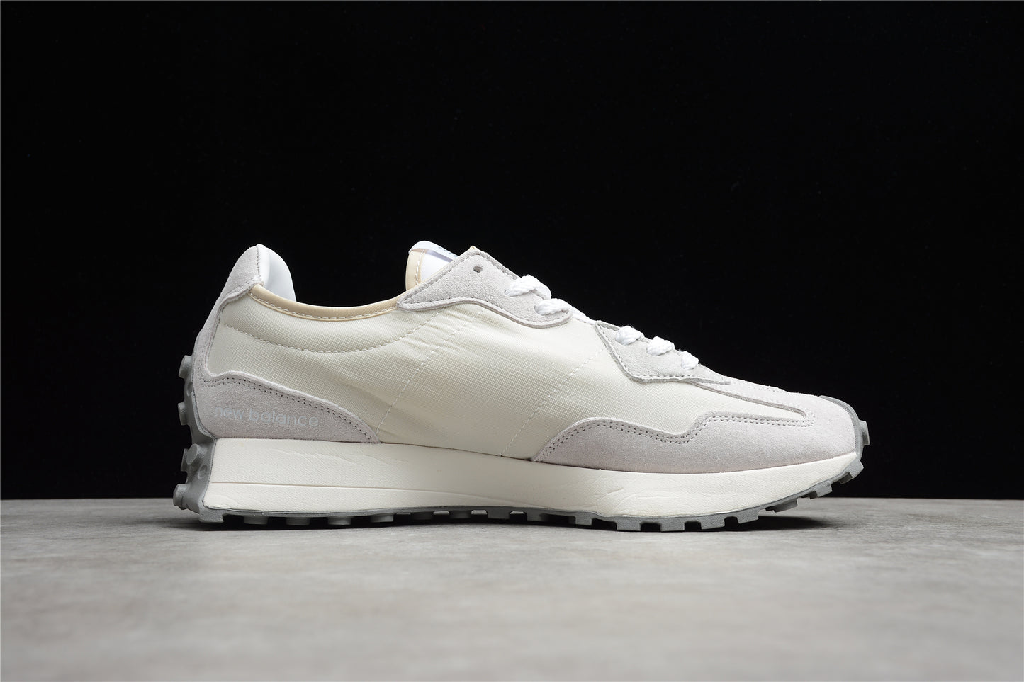 New Balance MS327W1