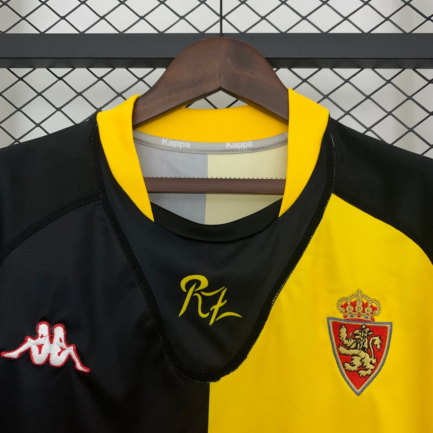 Zaragoza retro 2001/02 Away
