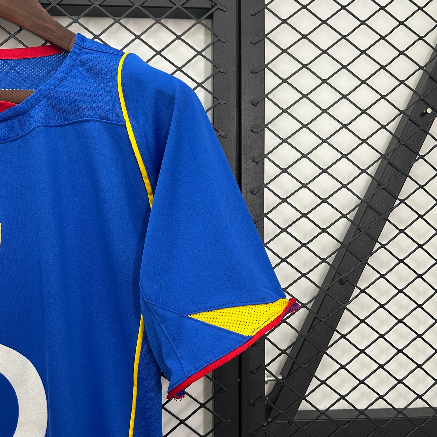 Arsenal retro 2004/05 Away