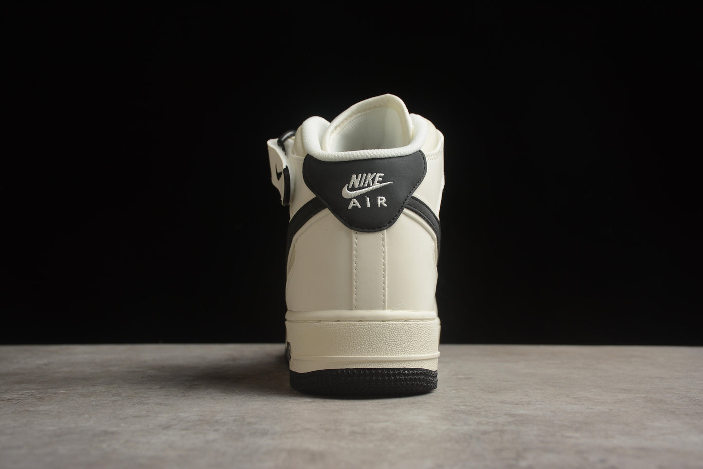 Nike Air Force 1 SH0235-511