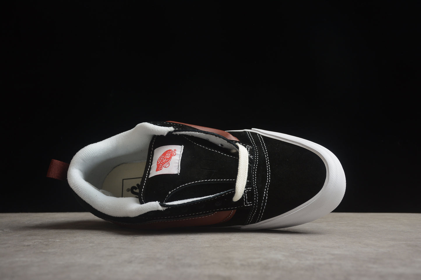 Vans Classics Knu Skool VN0009QC201