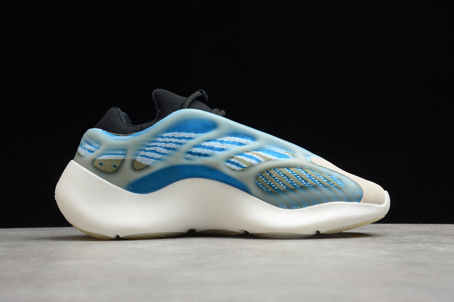 Adidas YEEZY Boost 700 G54850