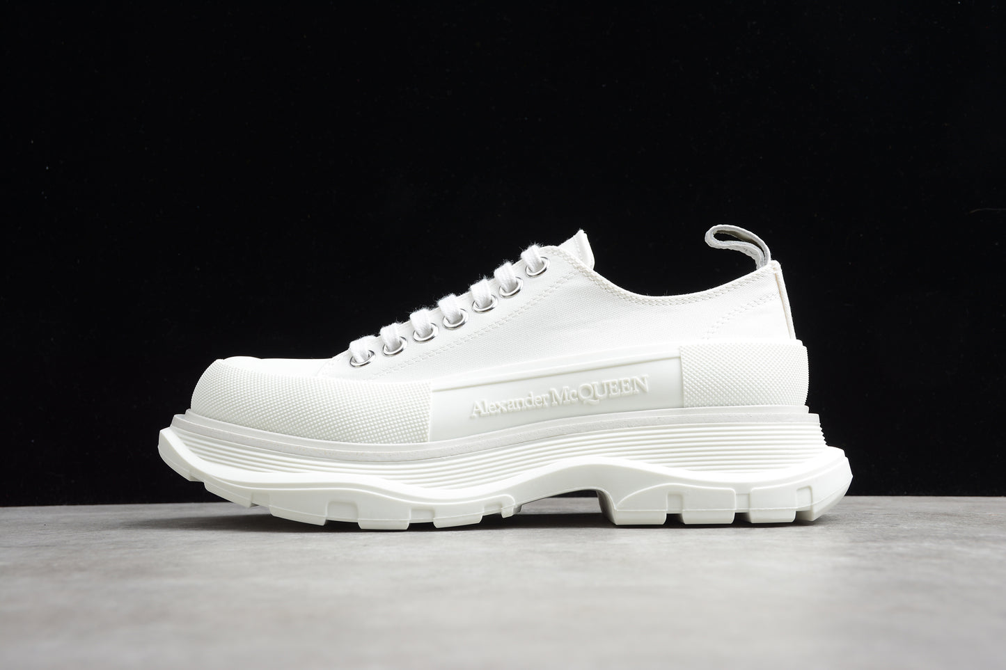 Alexander McQueen 27
