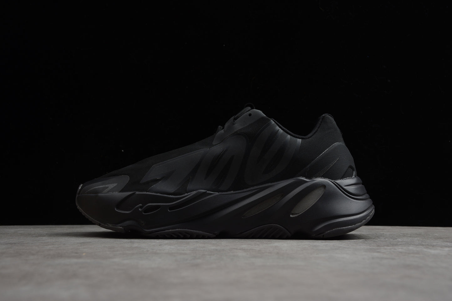 Adidas YEEZY Boost 700 FV4440
