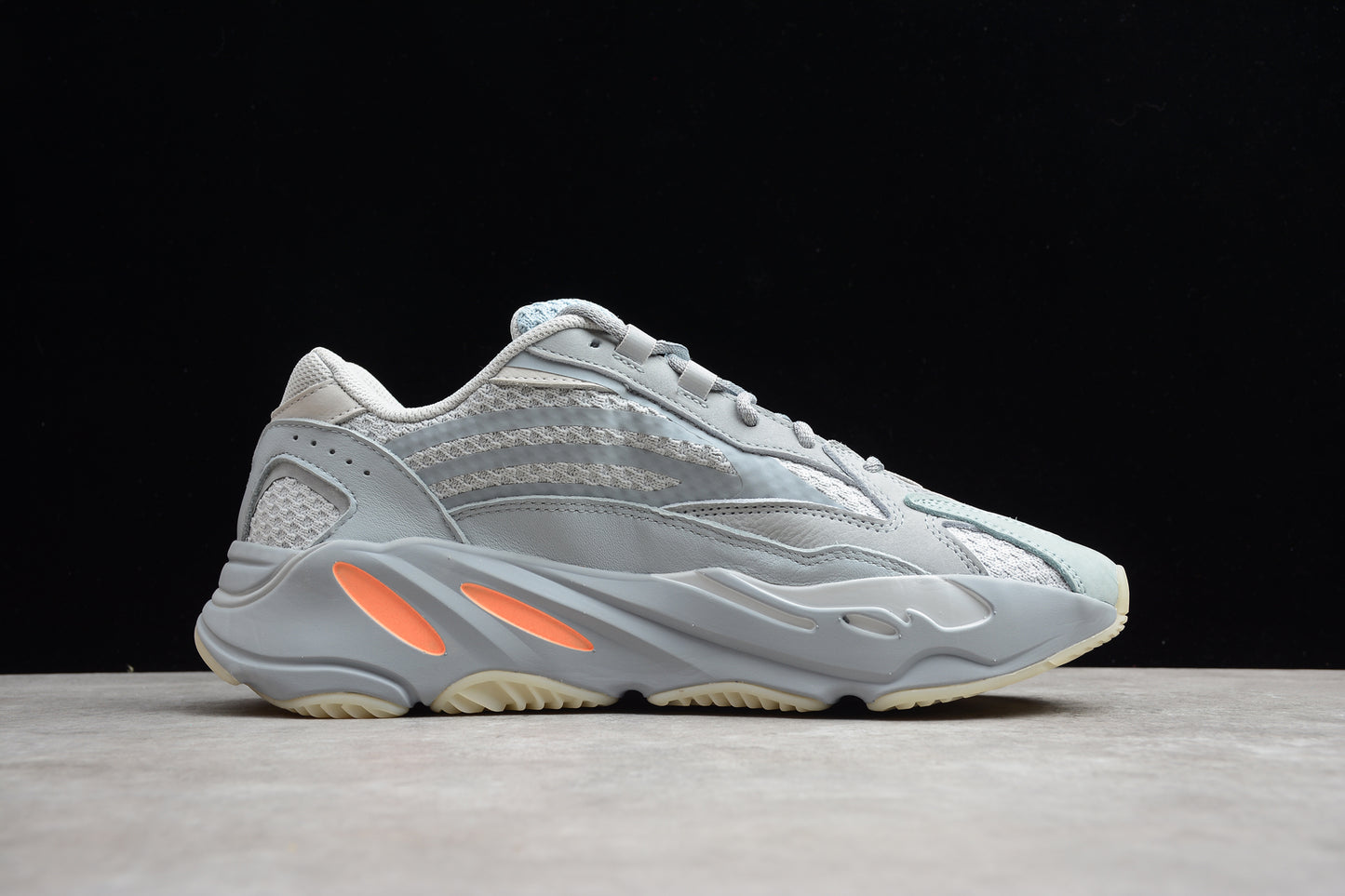 Adidas YEEZY Boost 700 FW2549