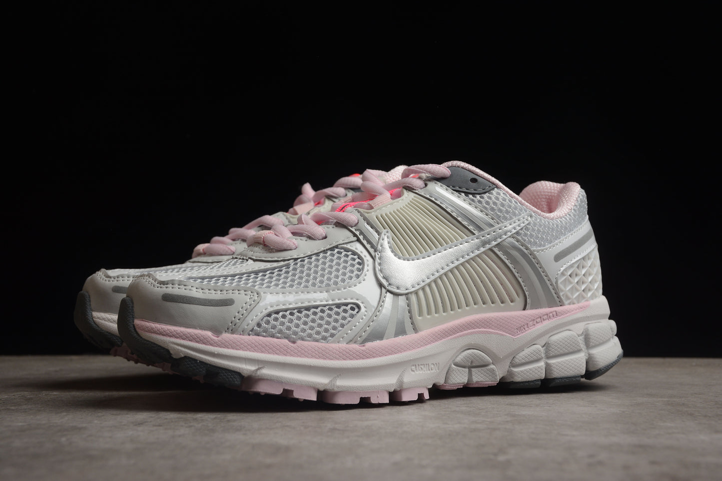 NIKE Zoom Vomero 5 FN3695-001