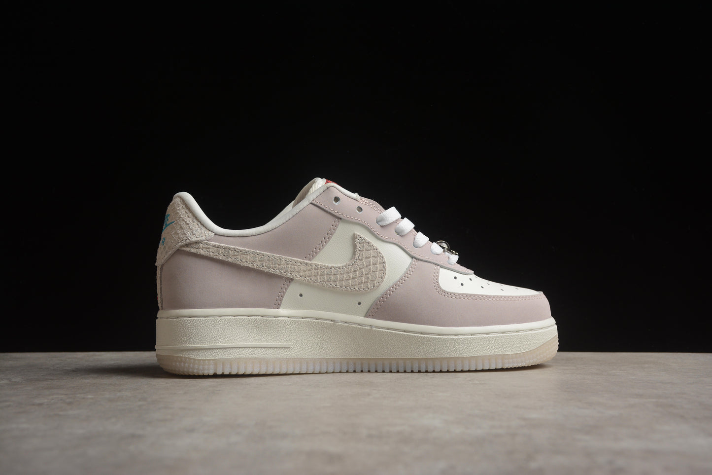 Nike Air Force 1 FZ5066-111