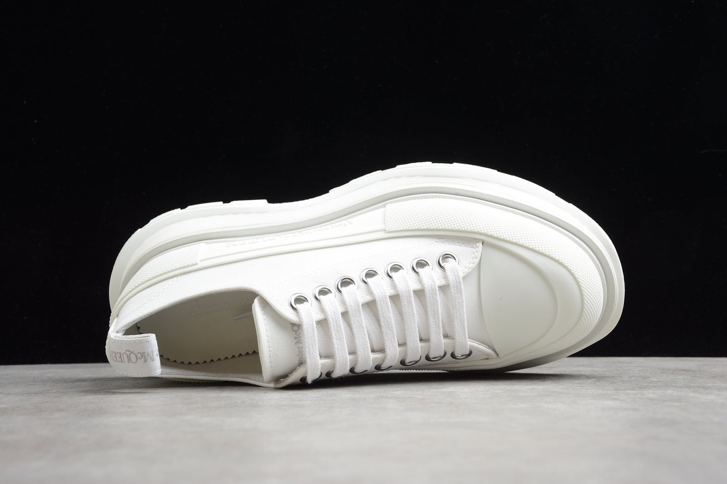Alexander McQueen 27