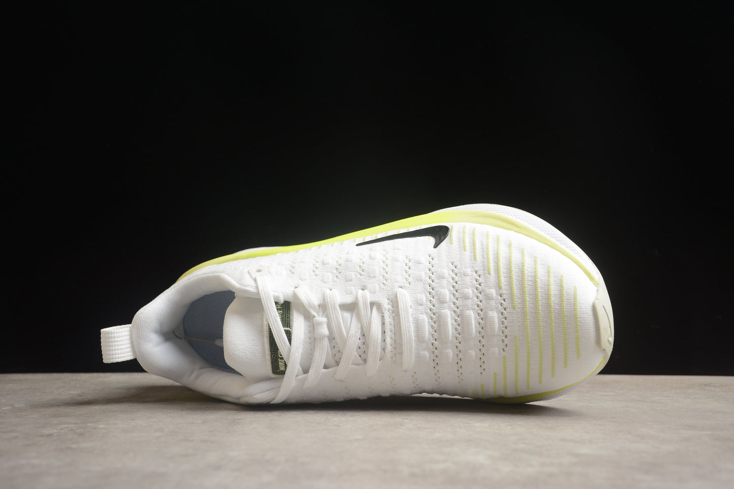 NIKE Zoom X Invincible Run DR2665 100