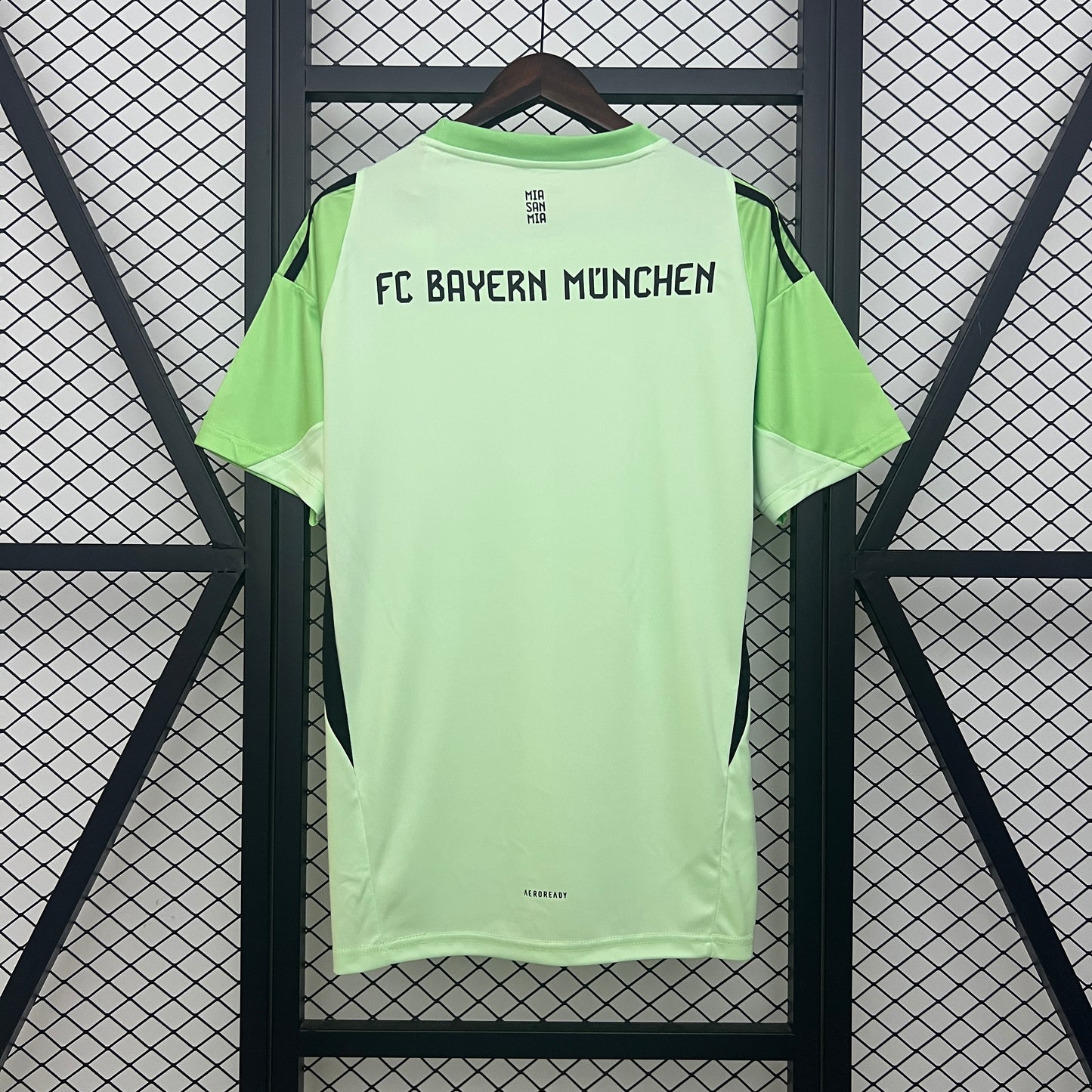 Bayern Munich 2025/26 Home Portero