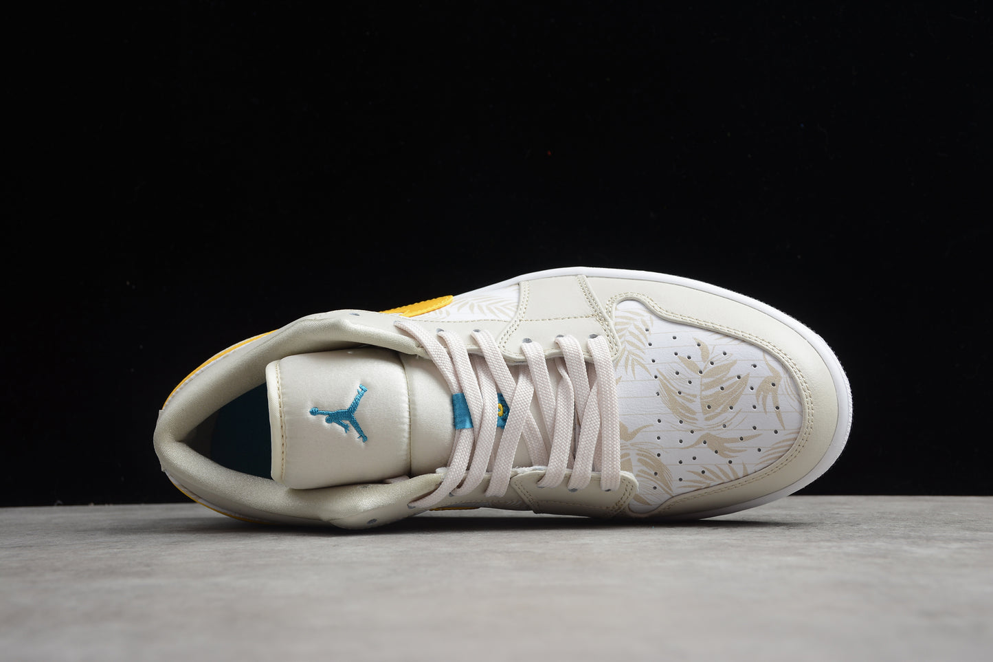 Nike Air Jordan 1 Low CK3022-107