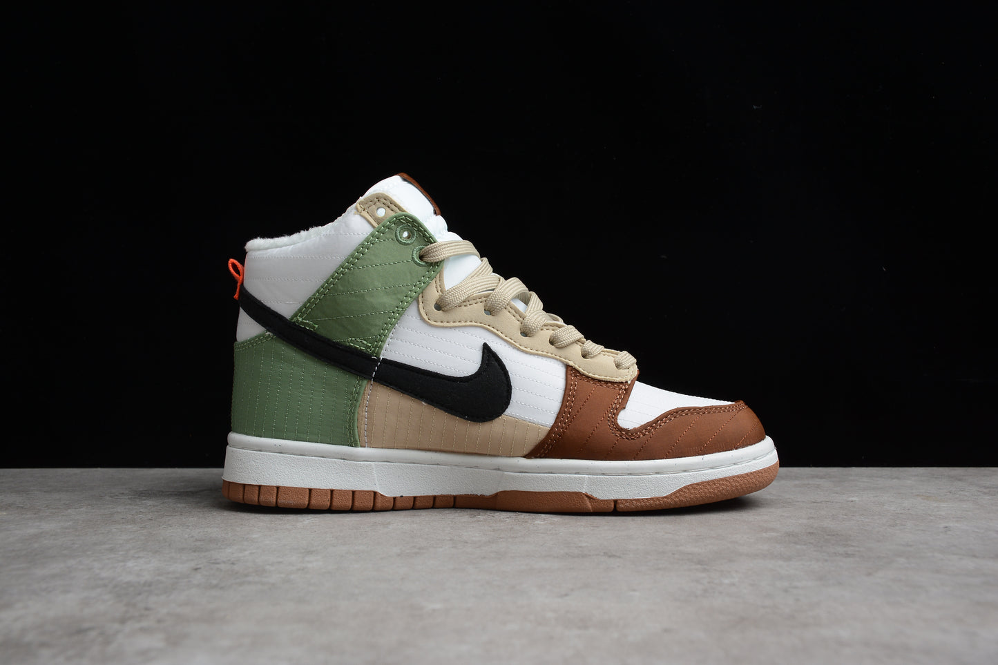 Nike Dunk High DN9909-100