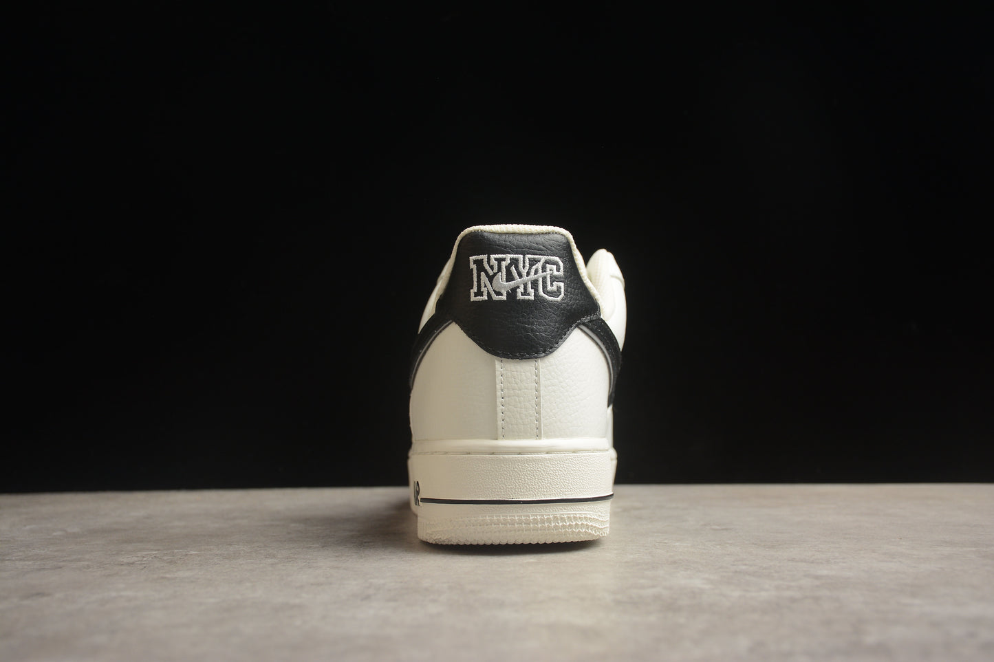 Nike Air Force 1 NY9668 235