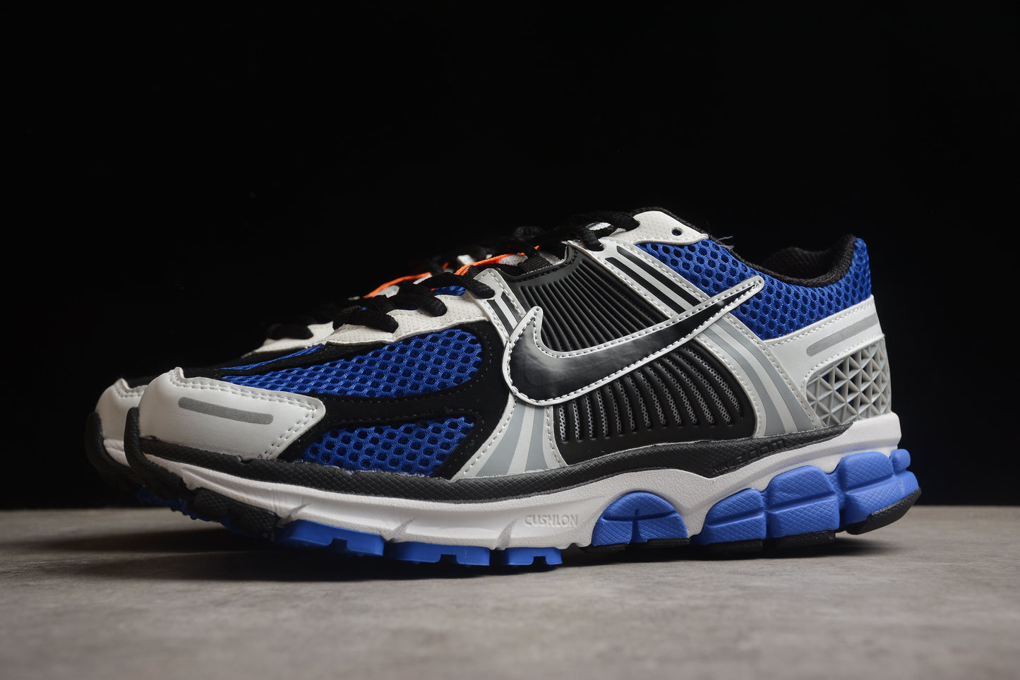 NIKE Zoom Vomero 5 C11684 100