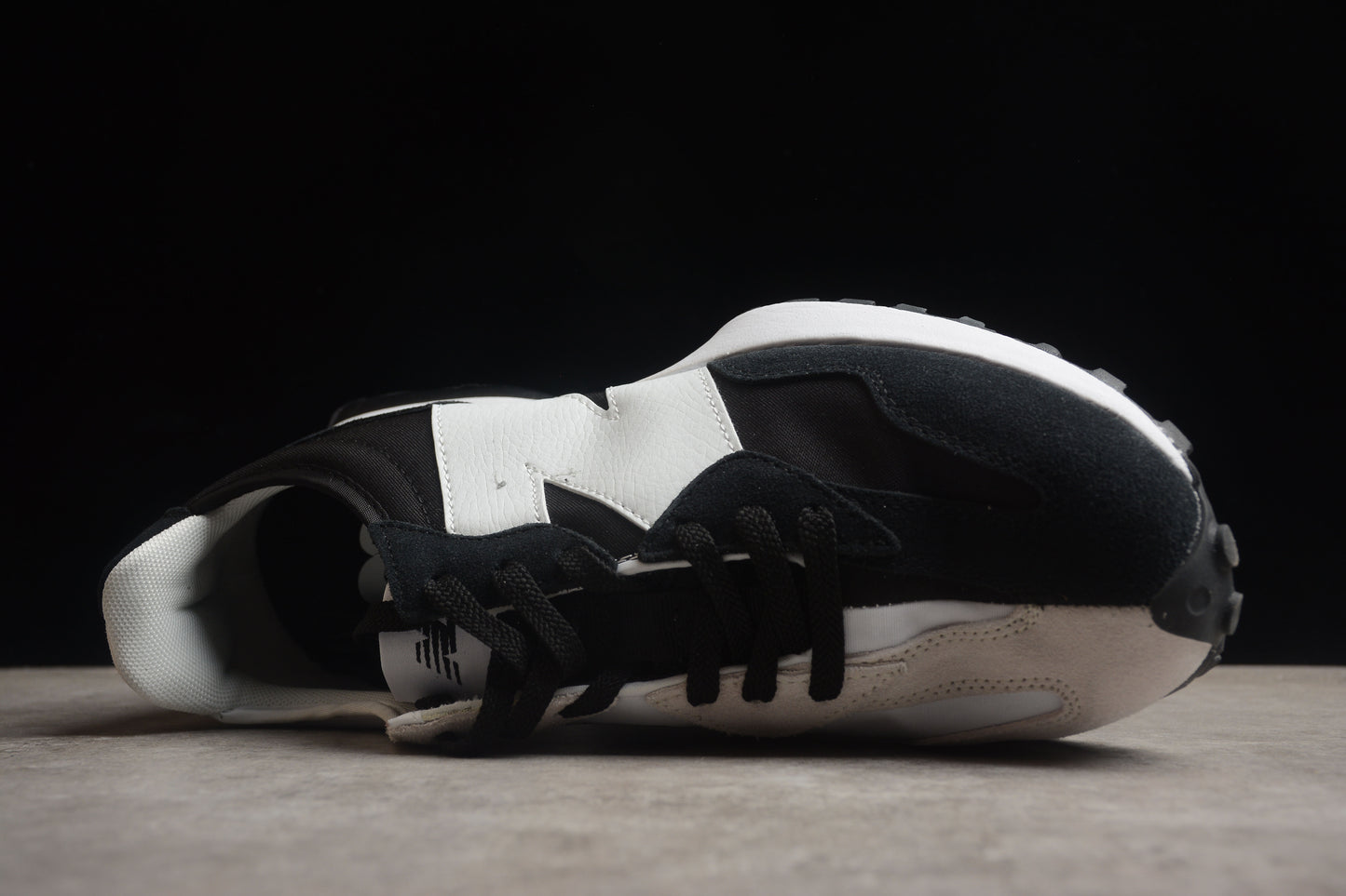 New Balance MS327 MS327BW1