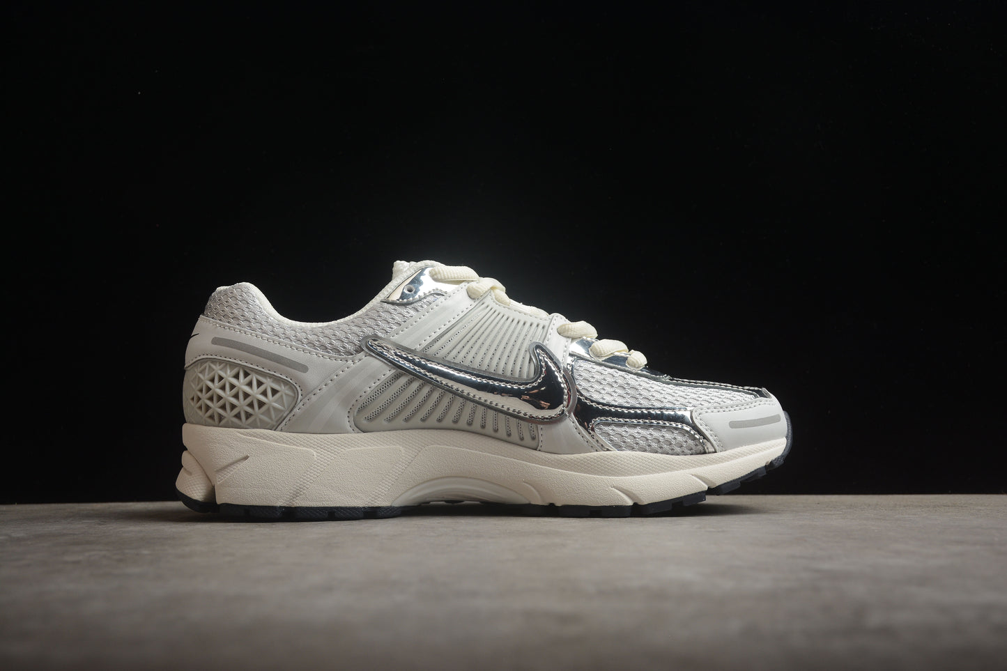 Nike Zoom Vomero 5 FD0884-025