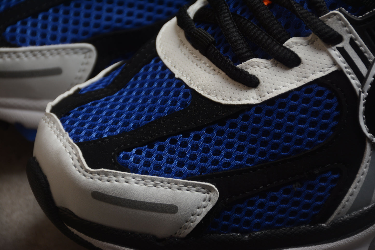 NIKE Zoom Vomero 5 C11684 100