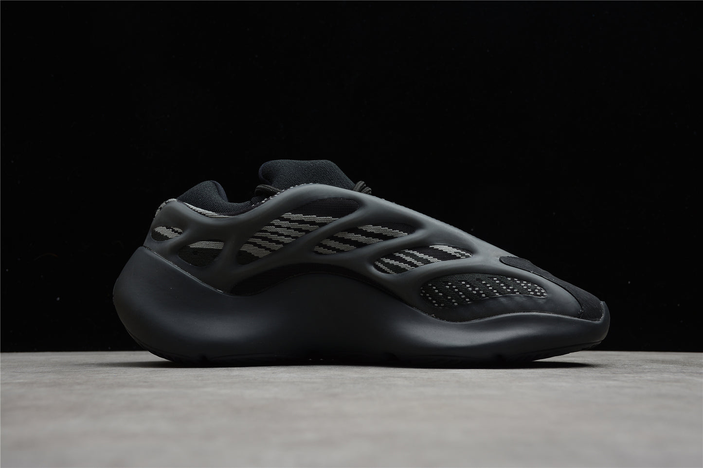 Adidas YEEZY Boost 700 H67799