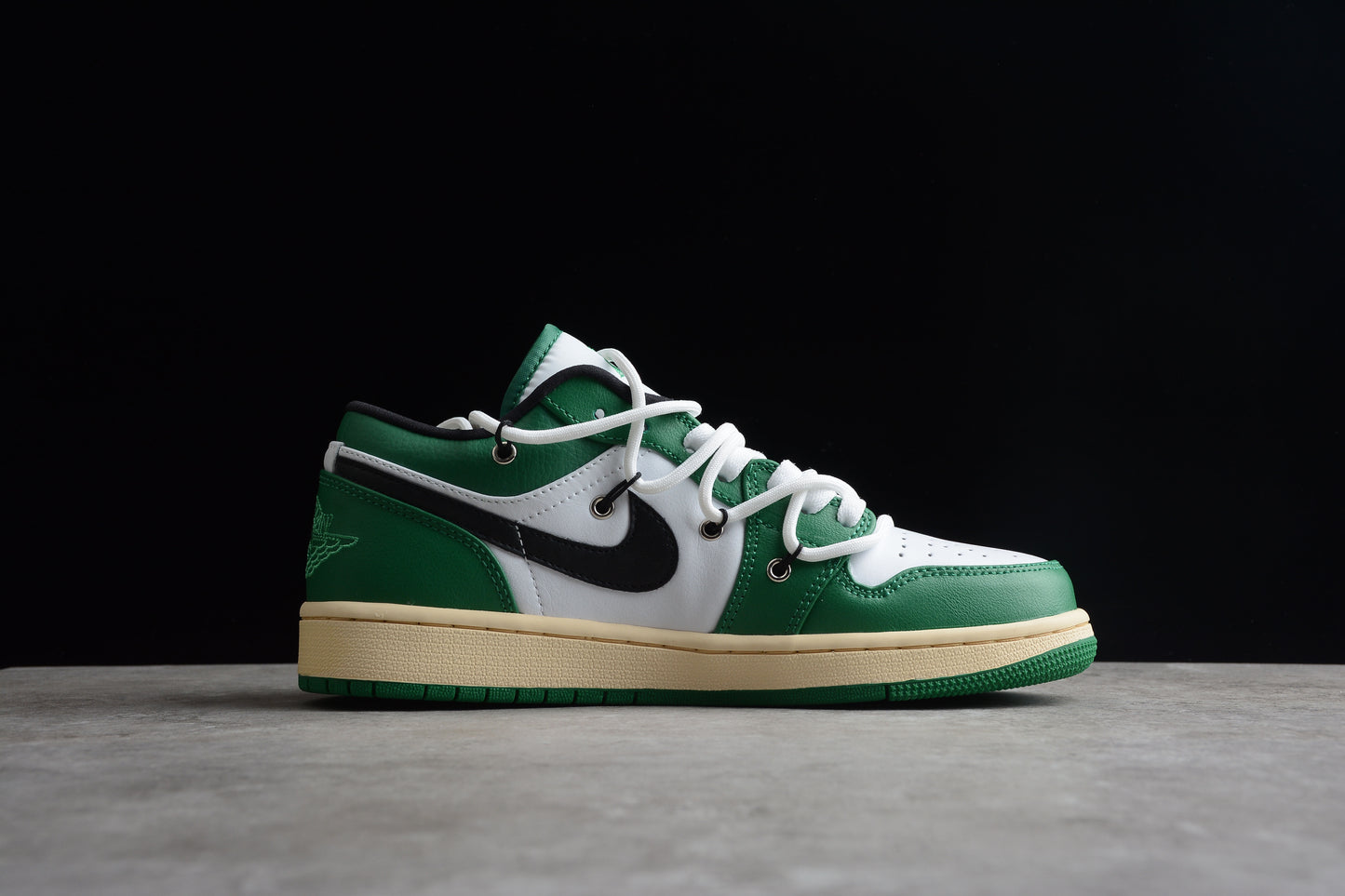 Nike Air Jordan 1 Low 553558-129