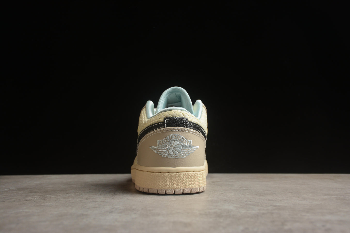 Nike Air Jordan 1 Low HQ3440-101