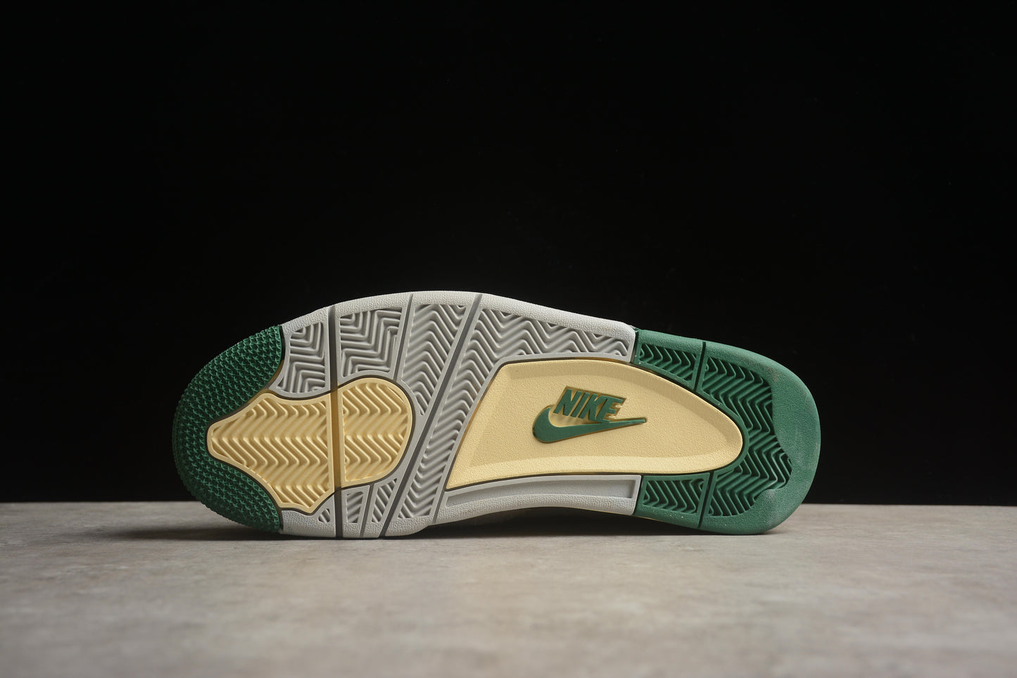 Air Jordan 4 Retro DC7770 106