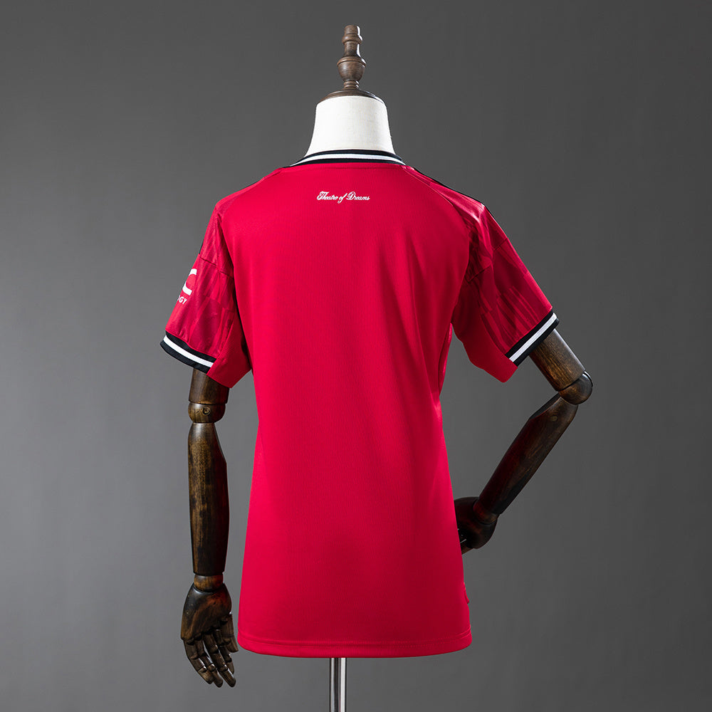 Manchester United 2025/26 Home Femenina Fan Version