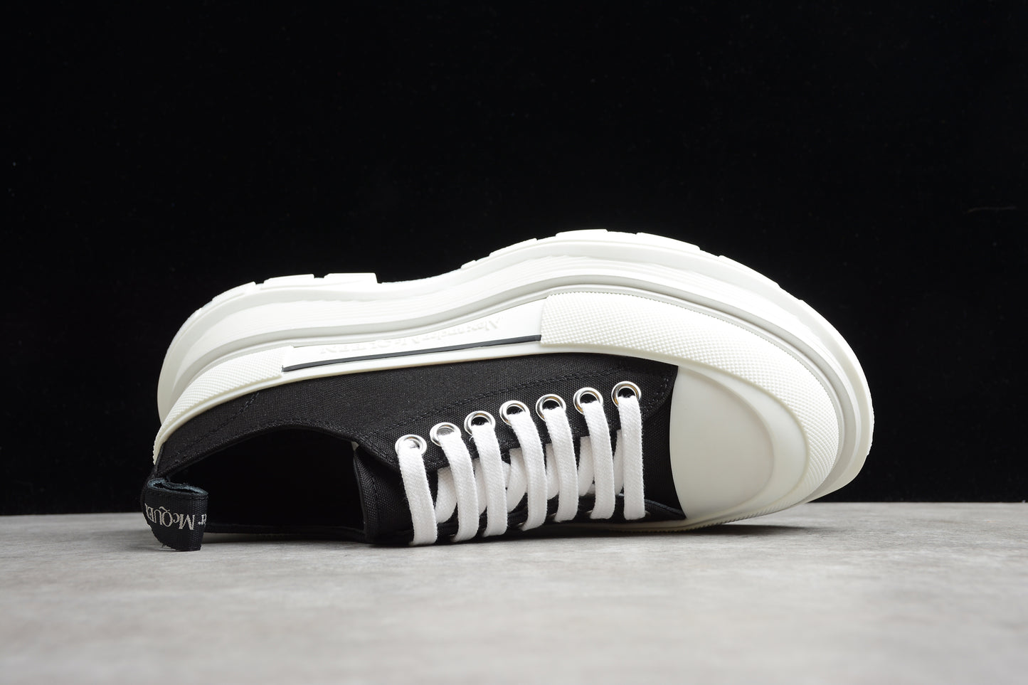 Alexander McQueen 28
