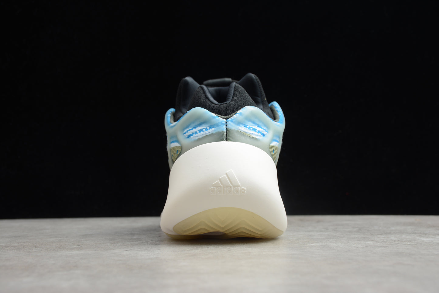 Adidas YEEZY Boost 700 G54850