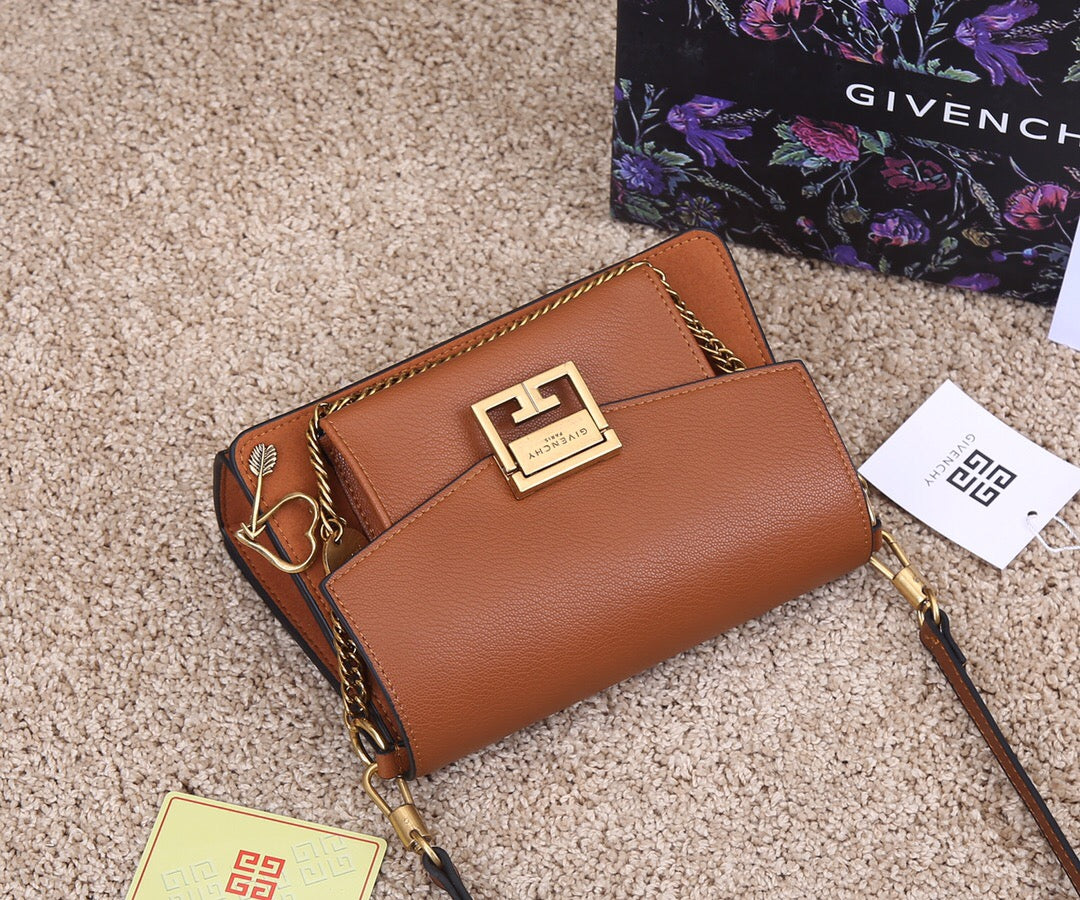 Bolso GV3 Givenchy Castaño