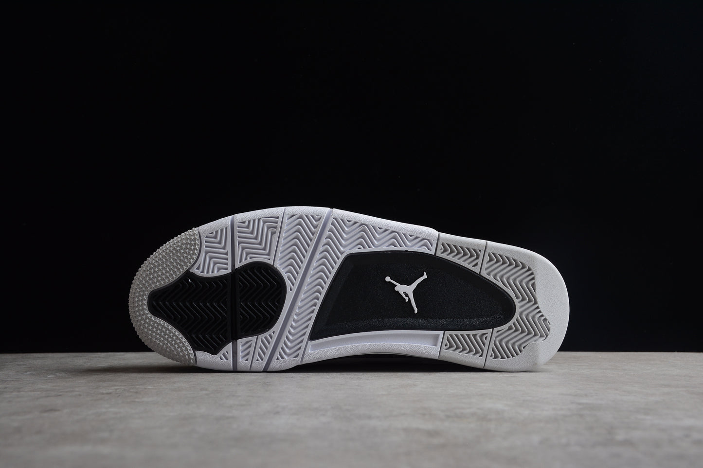 Air Jordan 4 Retro DH6927-111