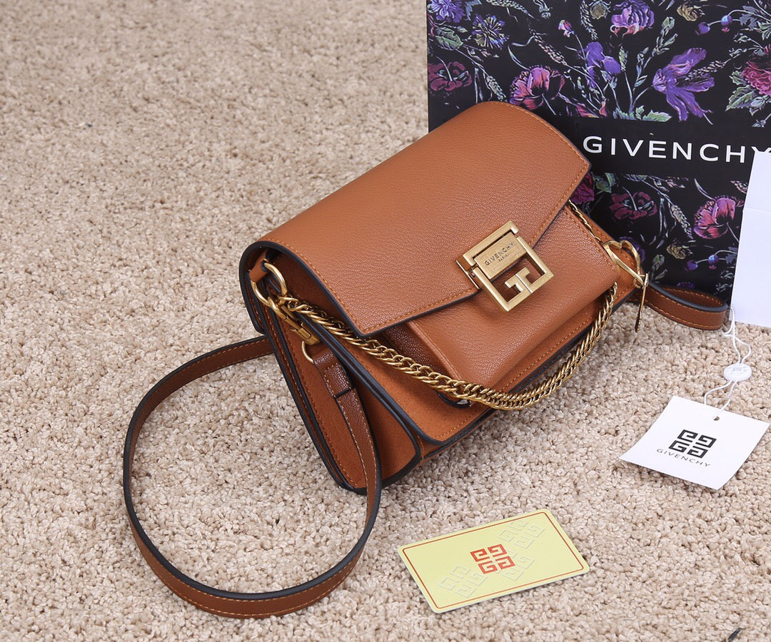Bolso GV3 Givenchy Castaño