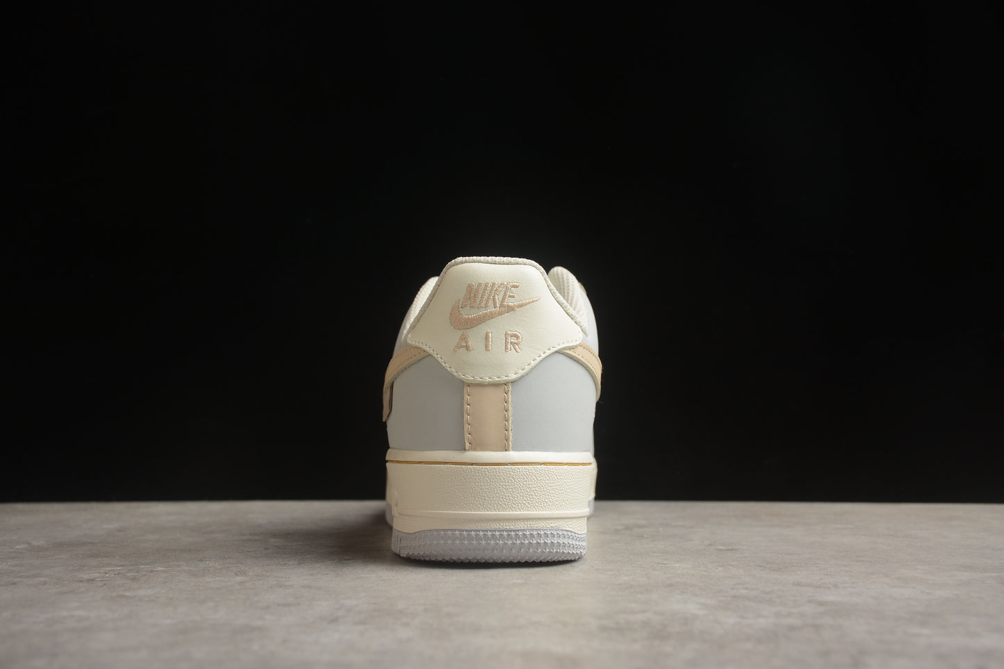 Nike Air Force 1 DB3301-111