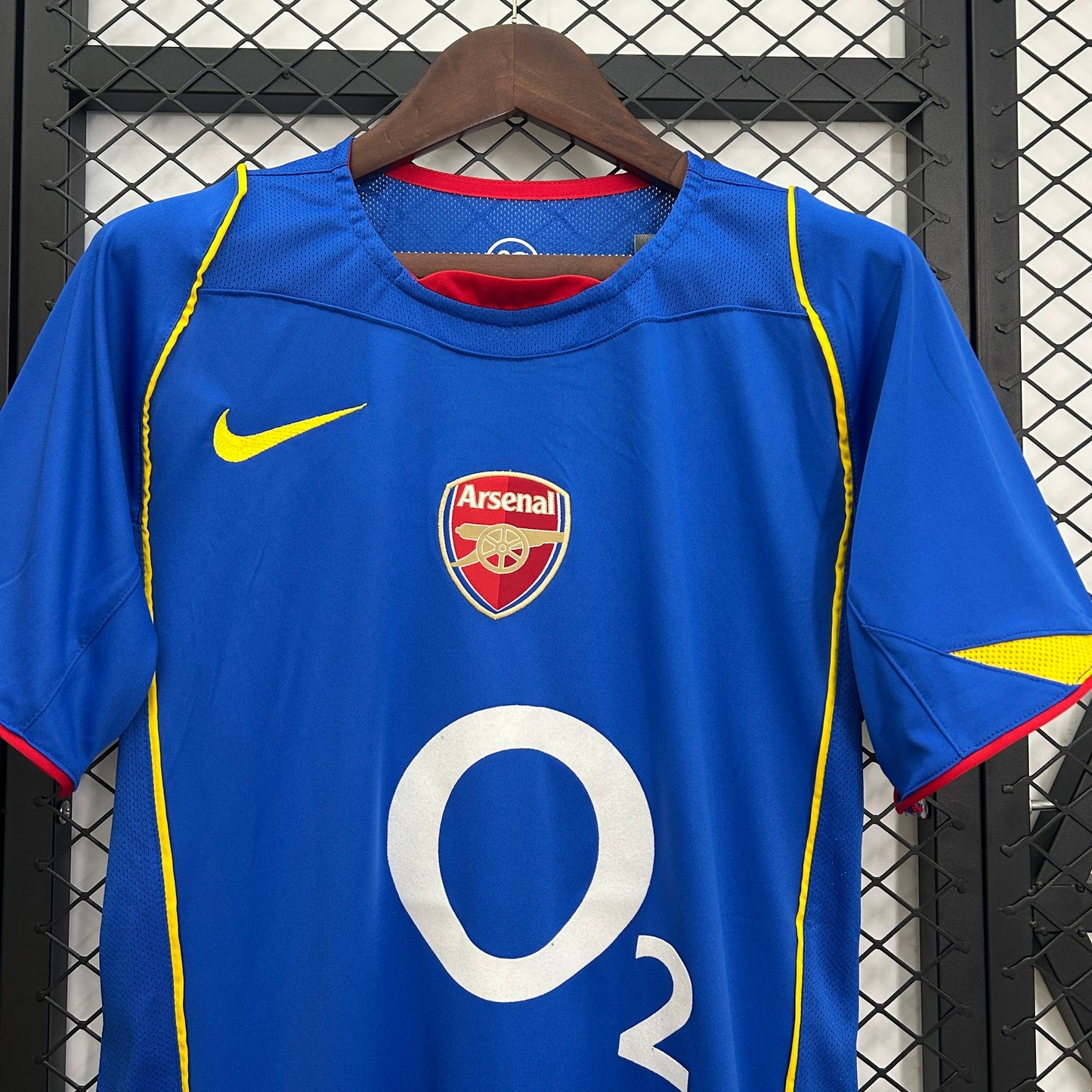 Arsenal retro 2004/05 Away