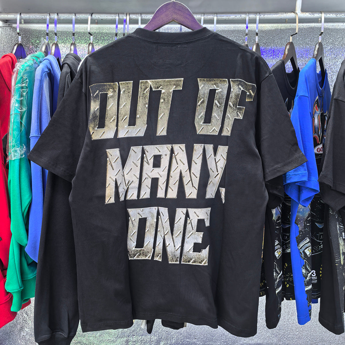 Camiseta Godspeed Out of Many One negro