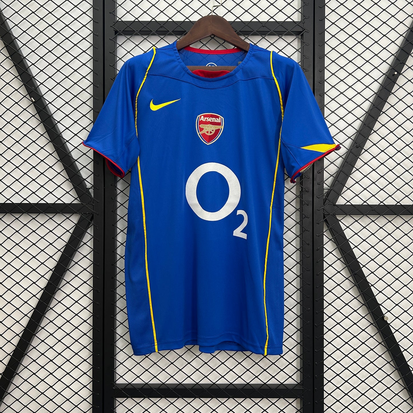 Arsenal retro 2004/05 Away
