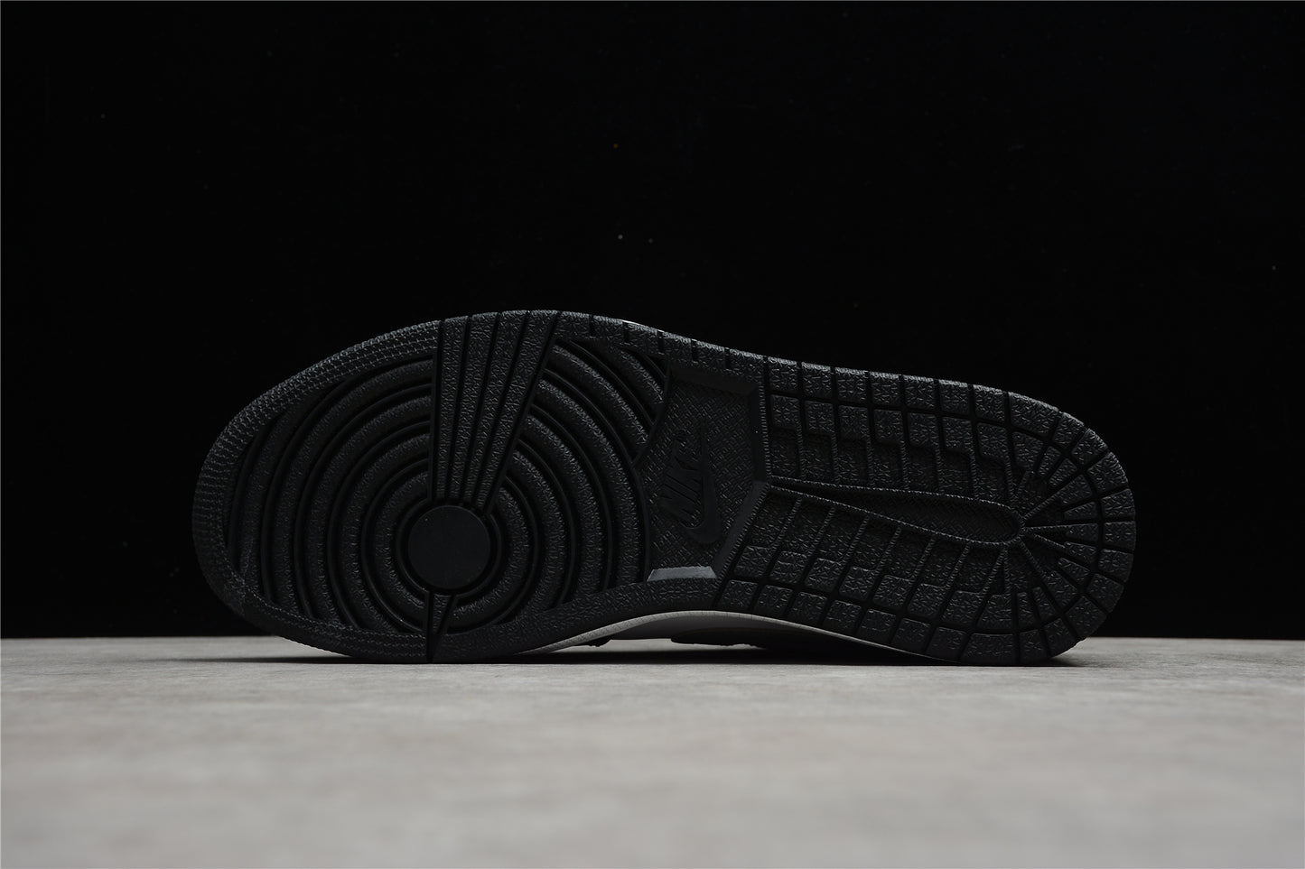 Nike Air Jordan 1 Low 553558-040