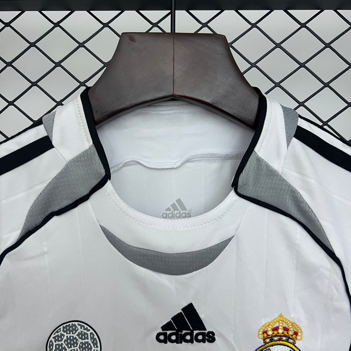Real Madrid retro 2006/07 Home Kids Version