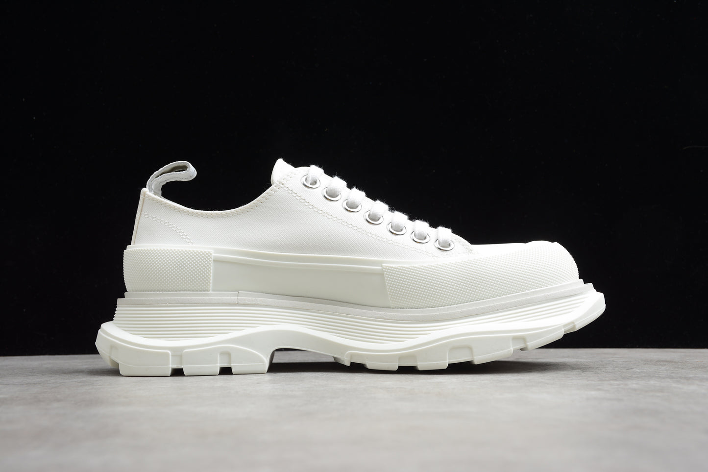 Alexander McQueen 27