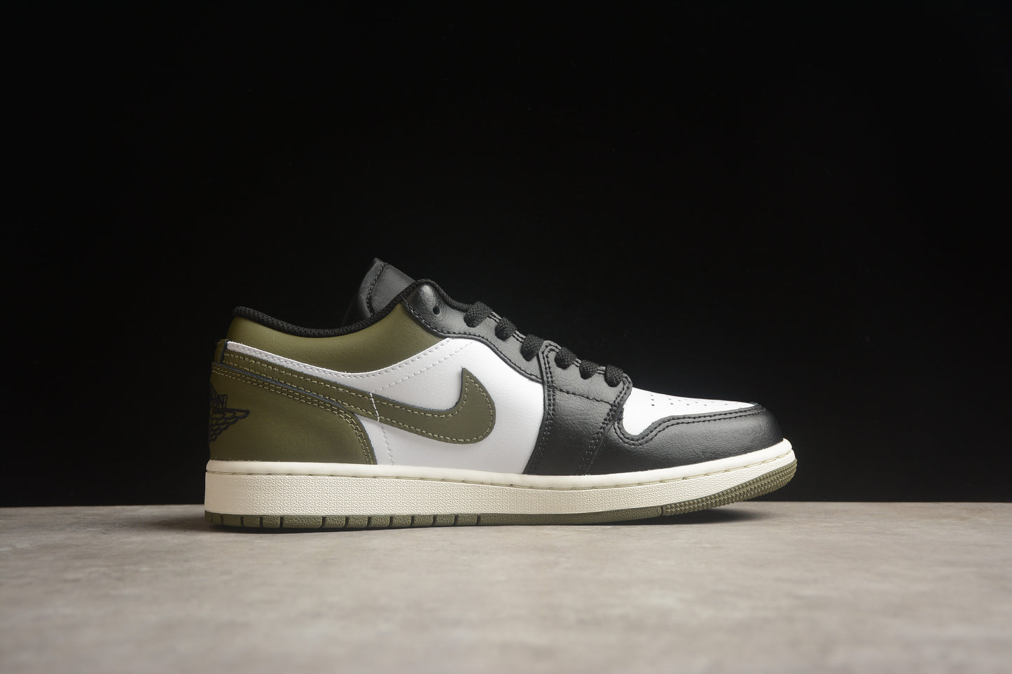 Nike Air Jordan 1 Low 553558-092