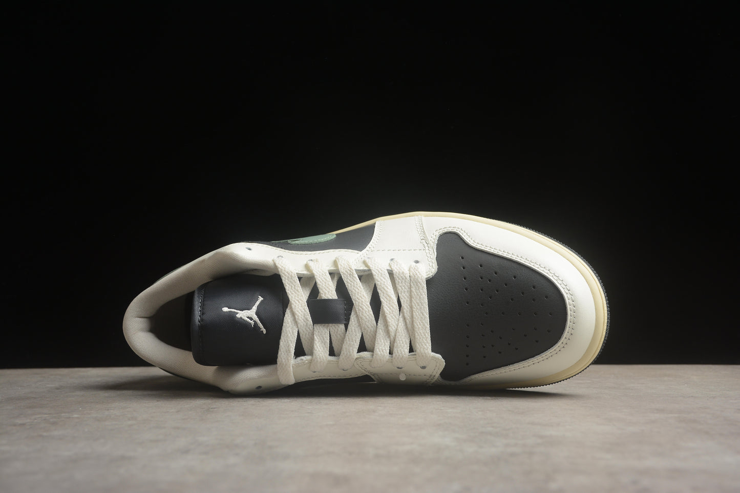 Nike Air Jordan 1 Low DC0774-001