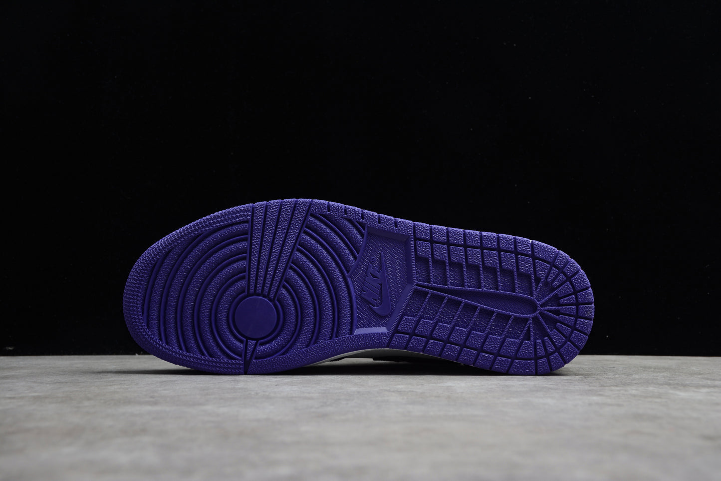 Nike Air Jordan 1 Low 553558-500