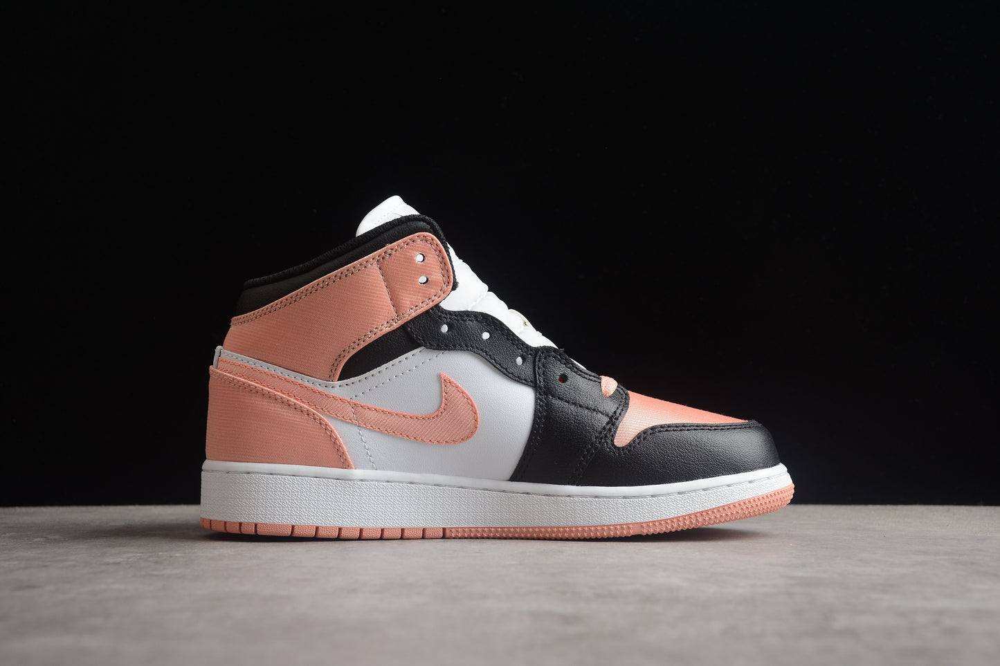 Nike Air Jordan AJ1 Low DM9077-108