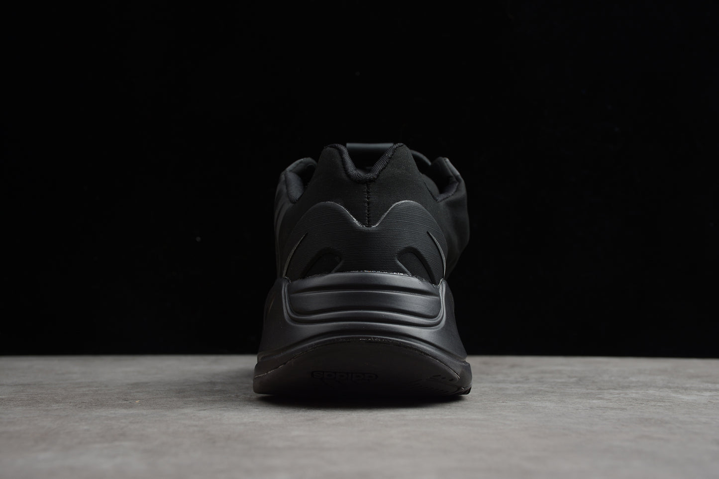 Adidas YEEZY Boost 700 FV4440