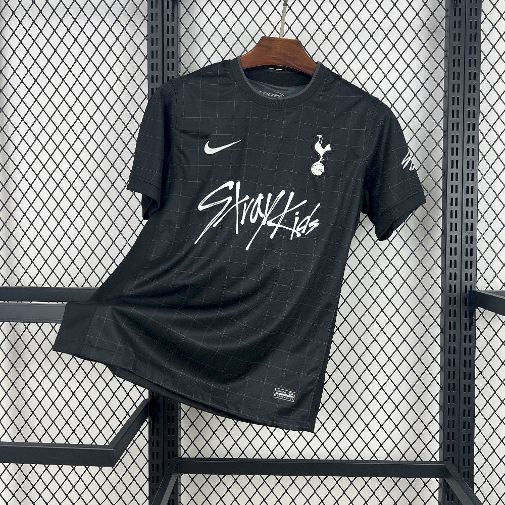Tottenham x Stray Kids 2025/26 Edición Especial