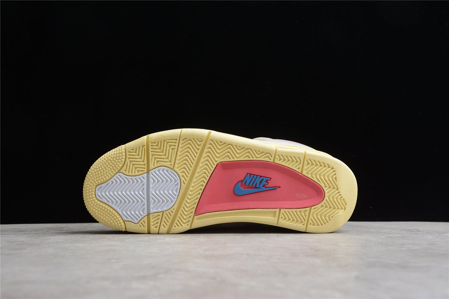 Air Jordan 4 Retro DC9533 800
